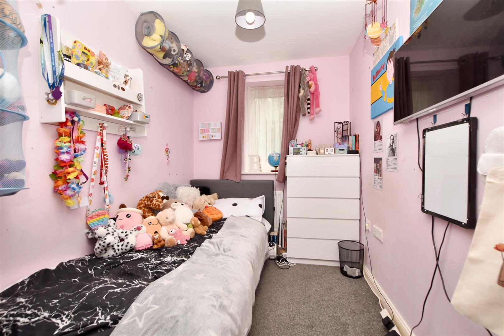 Property Details for Weavers Close, Eastbourne Town Property Estate